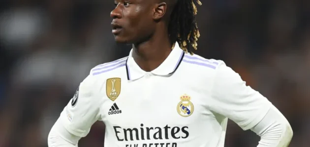 ليفربول يسعى للتعاقد مع نجم ريال مدريد لتعزيز خط الوسط بعد استبعاد كامافينجا من قائمة البيع